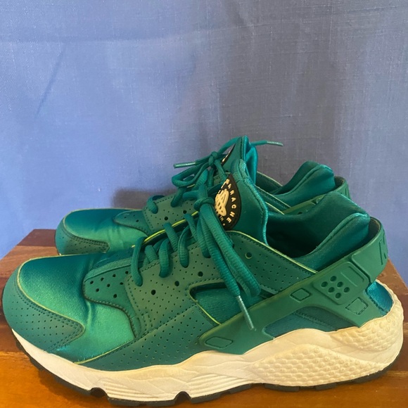 Nike Air Hurache in Retro Teal - Picture 3 of 6